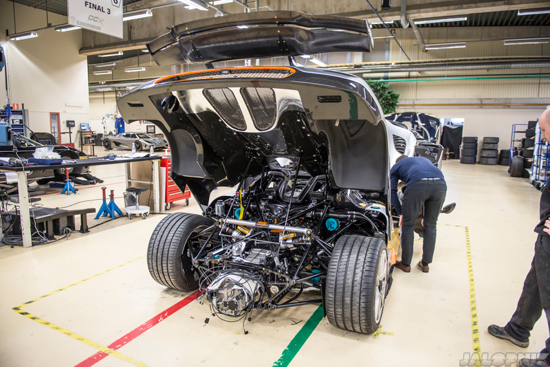 Illustration for article titled This Is The Final Build Process Of The Amazing Koenigsegg One:1